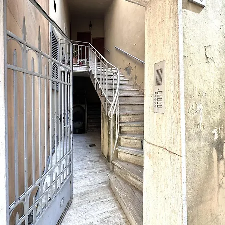 Via Del Poggio With A Big Terrace Siena