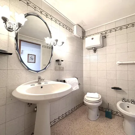 Via Del Poggio With A Big Terrace Apartment *