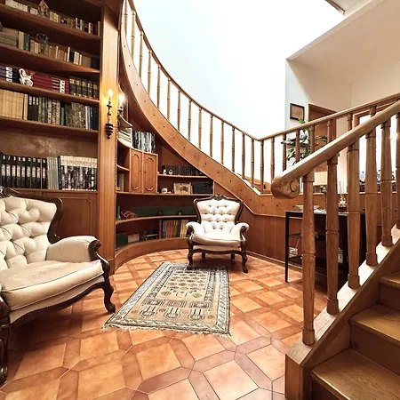 Via Del Poggio With A Big Terrace Apartment