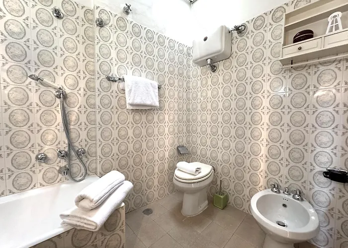 Via Del Poggio With A Big Terrace Apartamento