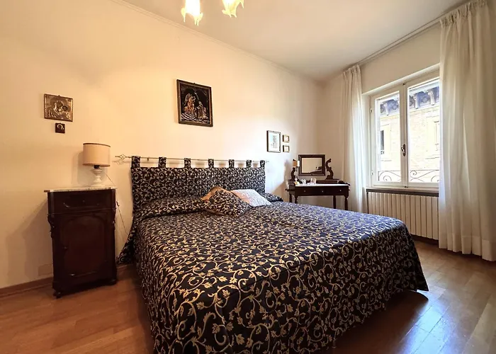 Via Del Poggio With A Big Terrace Apartment Siena