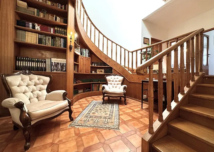 Via Del Poggio With A Big Terrace Apartment