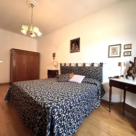 Via Del Poggio With A Big Terrace 시에나