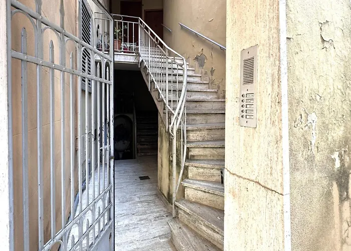 Via Del Poggio With A Big Terrace Siena